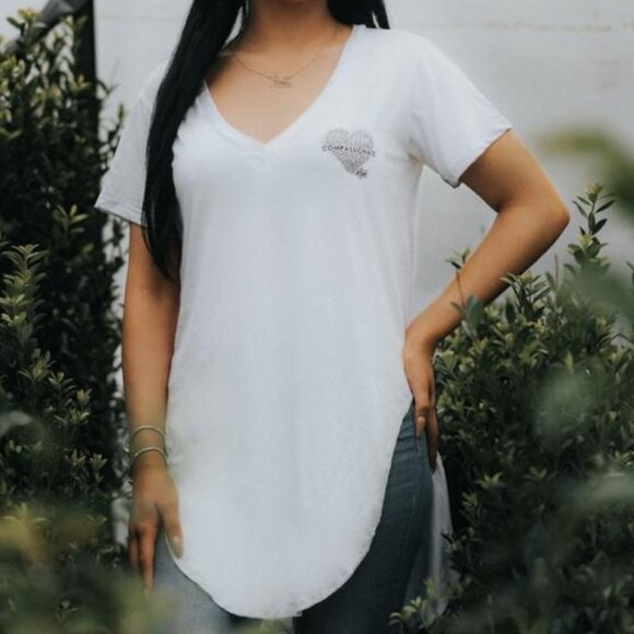 REIGN + Glory (Free Reign) Hi Lo White Tee. - Picture 1 of 7